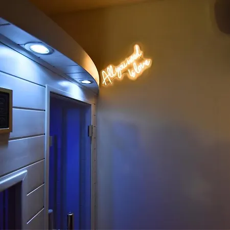 Le Sanctuaire Hirson, Privatif, Sauna