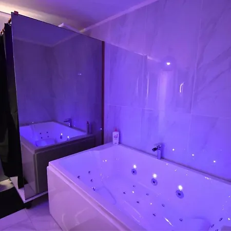 Le Sanctuaire Hirson, Privatif, Sauna